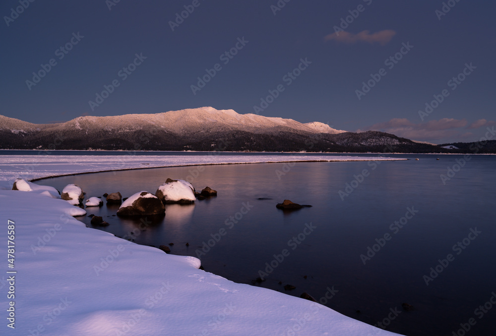 Naklejka premium Dyer Mountain After Winter Sunset