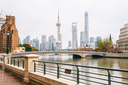Lujiazui Oriental Pearl Tower, Shanghai Bund © Brekke