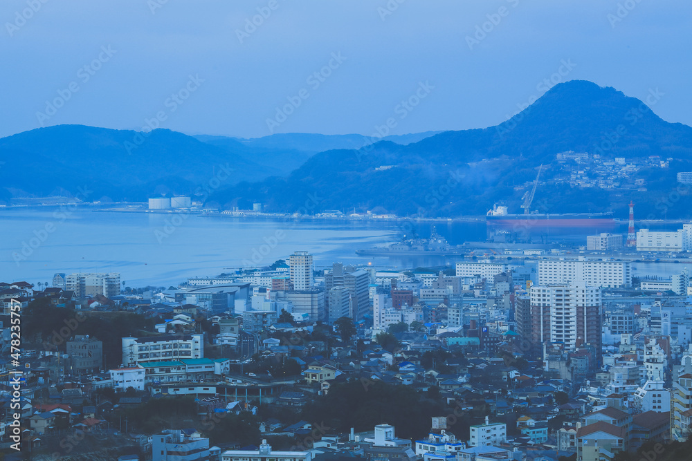 Fototapeta premium 海と街