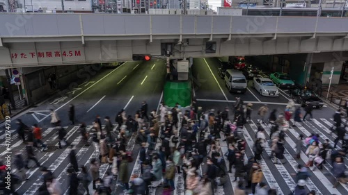 Wallpaper Mural 梅田横断歩道 Torontodigital.ca