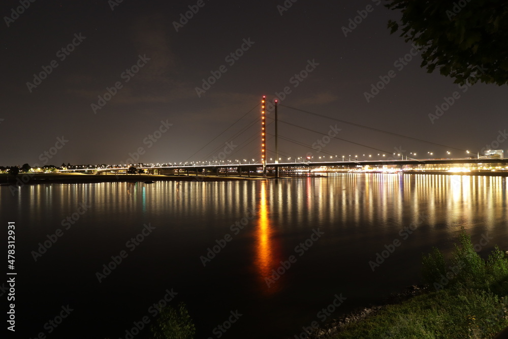 Fototapeta premium düsseldorf media harbor and television tower at night