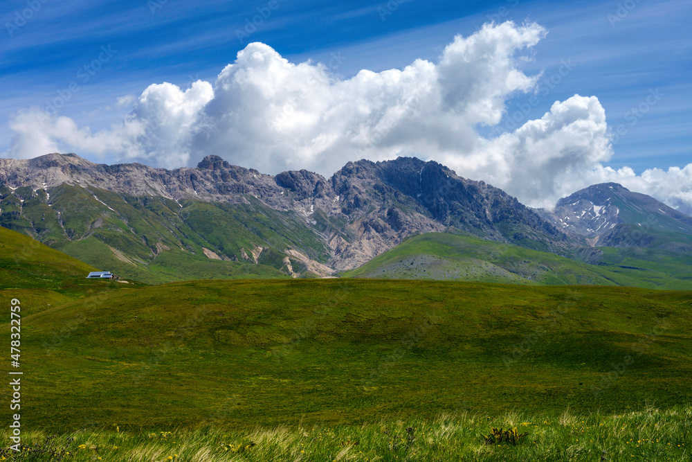 Fototapeta premium Mountain landscape at Gran Sasso Natural Park, in Abruzzo, Italy