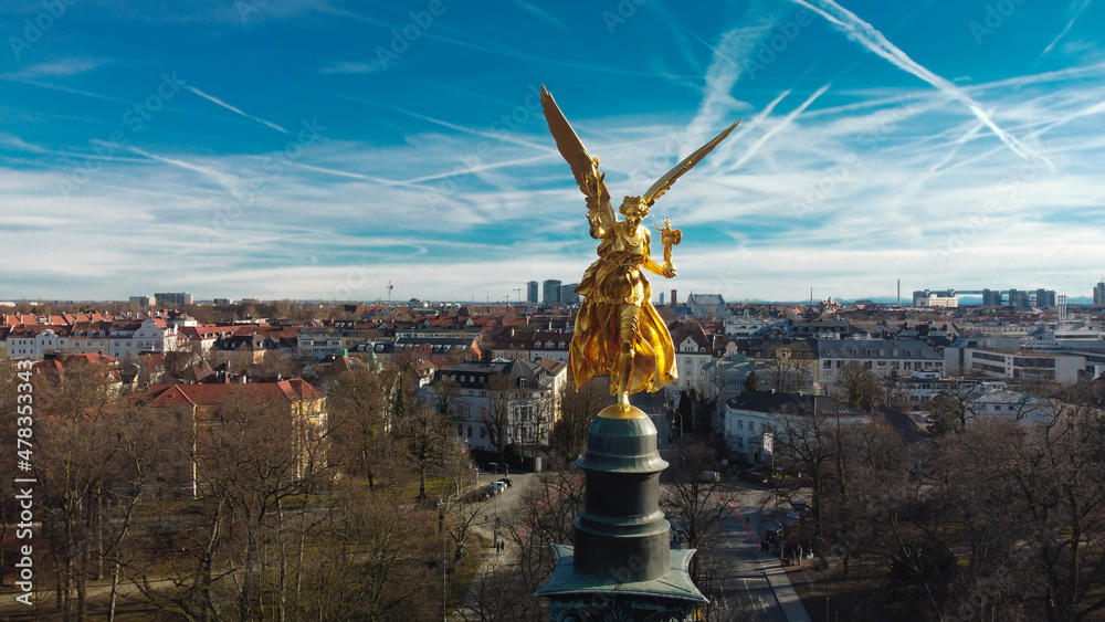 Naklejka premium Friedensengel München 2022 , Drohnenaufnahme