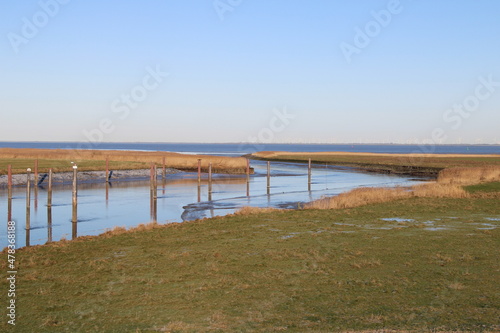 Abfluss des Hadelner Kanals bei der Otterndorfer Schleuse © ¡zenzen!