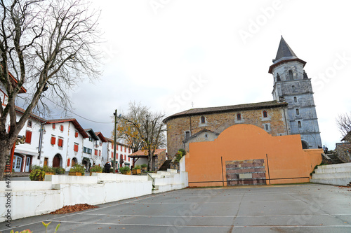 fronton de pelota iglesia campanario torre de ainhoa pueblo vasco francés francia 4M0A8579-as22 photo