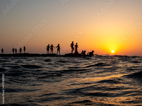isola delle correnti sagoma di persone delle correnti 645 © bellux