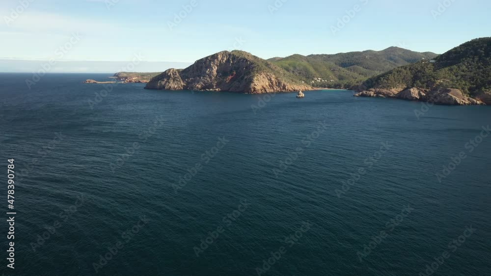 Illa Murada, north of Ibiza, in the town of Portinatx. Video recorded with drone. Illa Murada, north of Ibiza, in the town of Portinatx. Video recorded with drone.