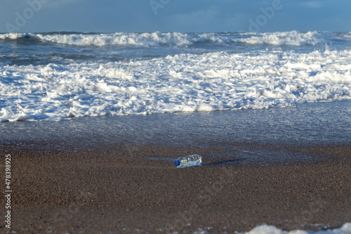 Müll am Strand photo