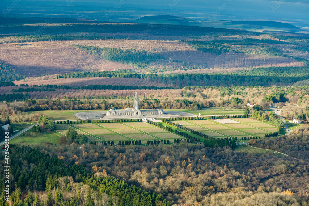 Obraz premium Aerial Citadelle Ossuaire de Douaumont Nord-est de Verdun Lorraine France