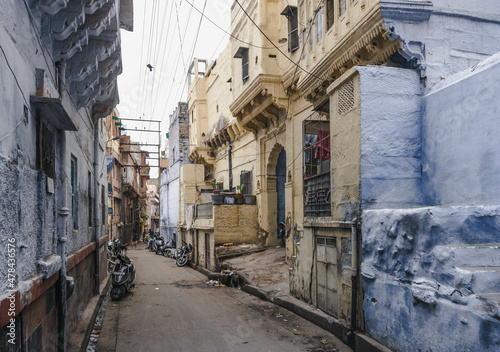 Obraz na plátně Narrow streets of the blue city of India Jodhpur (Jodhpur)