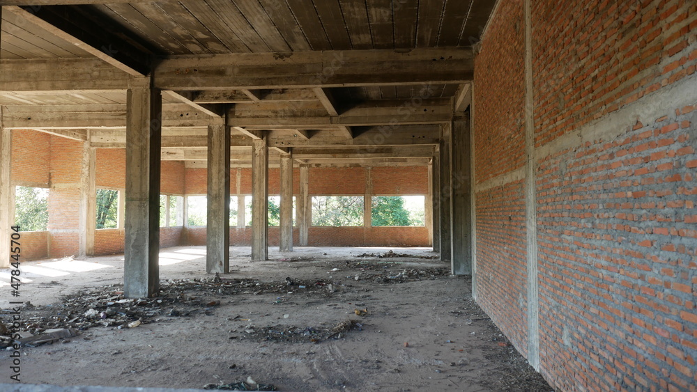The area of old buildings that have been abandoned, the construction cannot be destroyed. The area of old buildings that have been abandoned, the construction cannot be destroyed.
