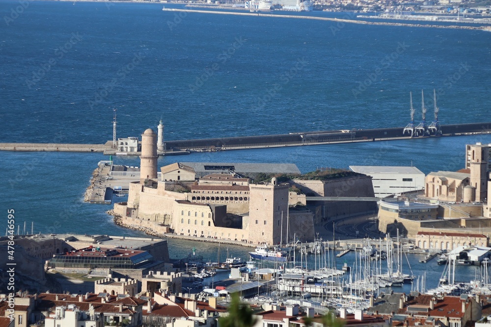 Le fort Saint Jean vu depuis Notre Dame de la Garde, ville de Marseille, département des Bouches du Rhône, France