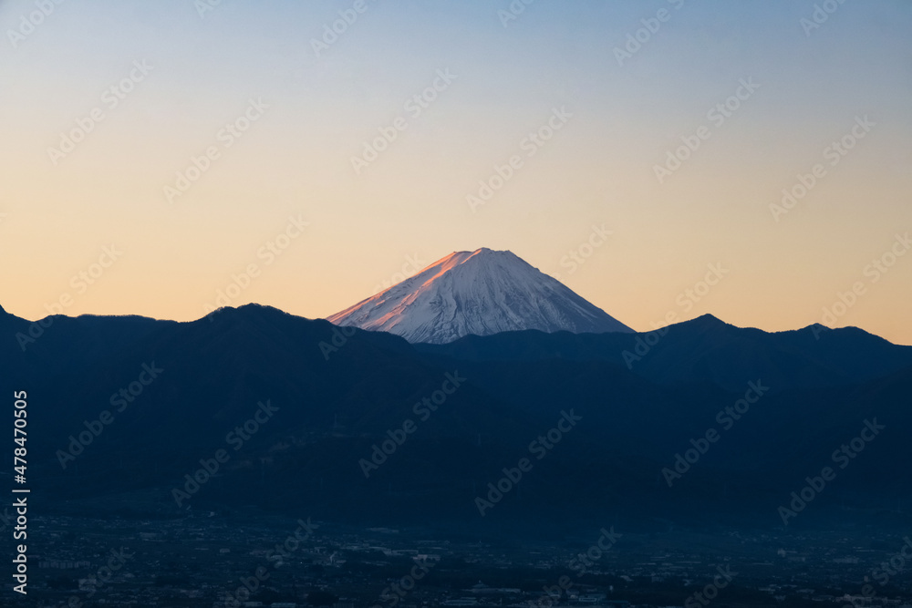山梨市 早朝の山梨県笛吹川フルーツ公園から見える富士山