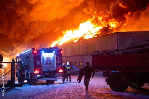 pożar fabryki © Marcin