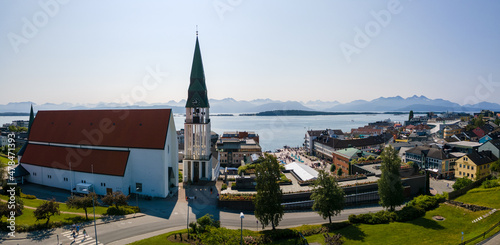 Fotografie Centre of Molde on a sunne day