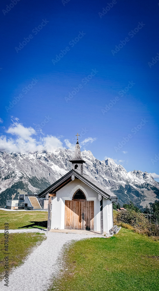 Eine kleine Kapelle in den Bergen