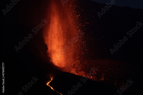 Erupci  n del volc  n Cumbre Vieja en la isla de La Palma  Canarias.