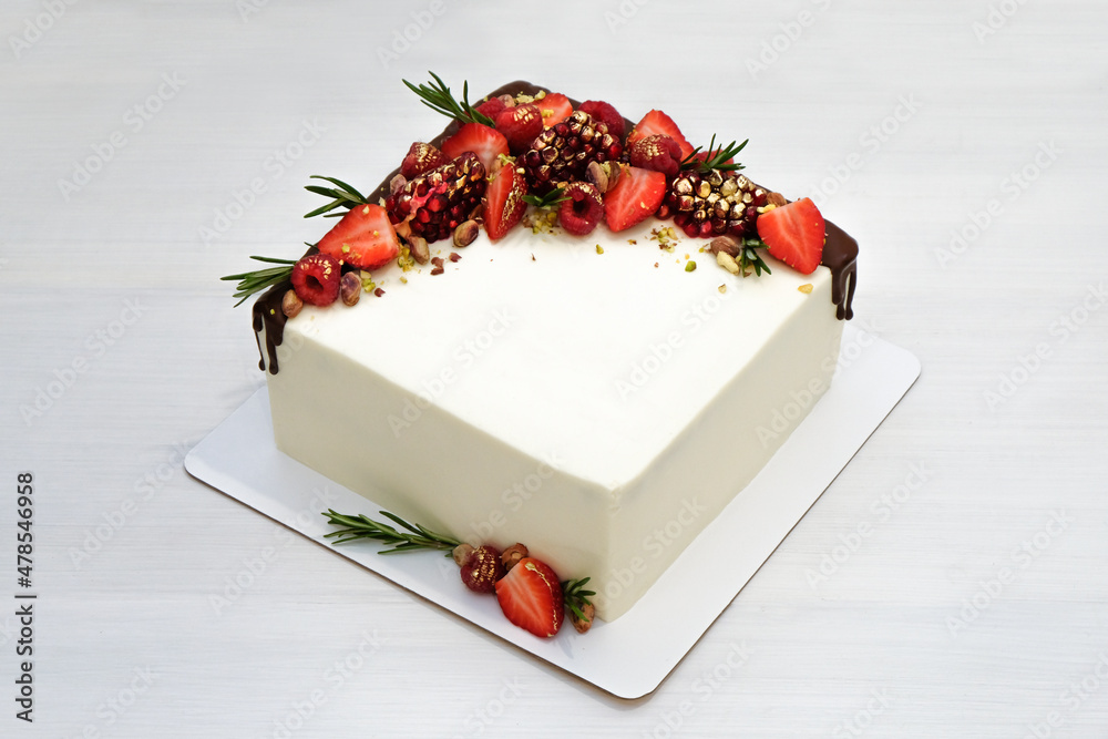 Cheers To The New Year Cake 600 Gm : Gift/Send Gift Type Gifts Online  JVS1271535 |IGP.com