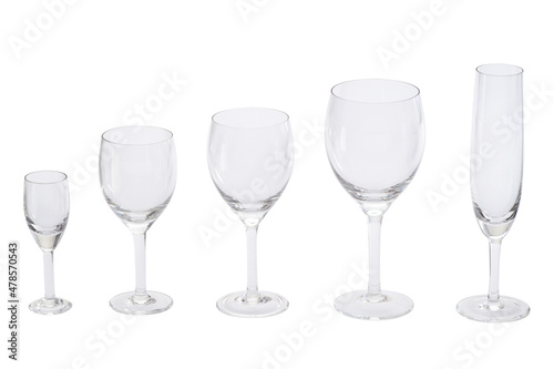 copos de vidro em fundo branco (ID: 478570543)