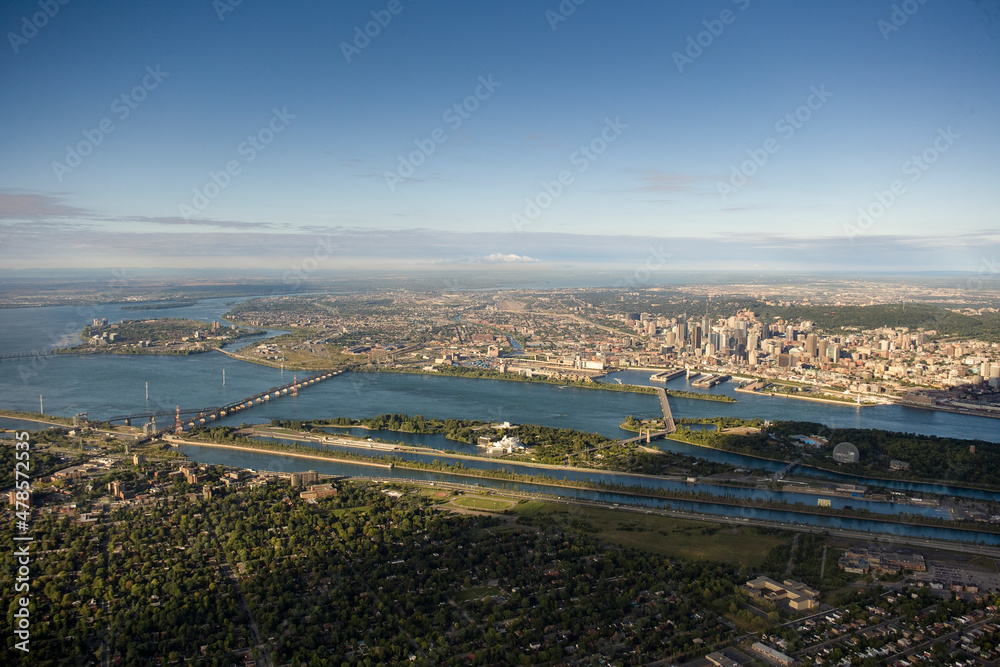 Obraz premium Montreal and St Lawrence from Brossard Quebec Canada