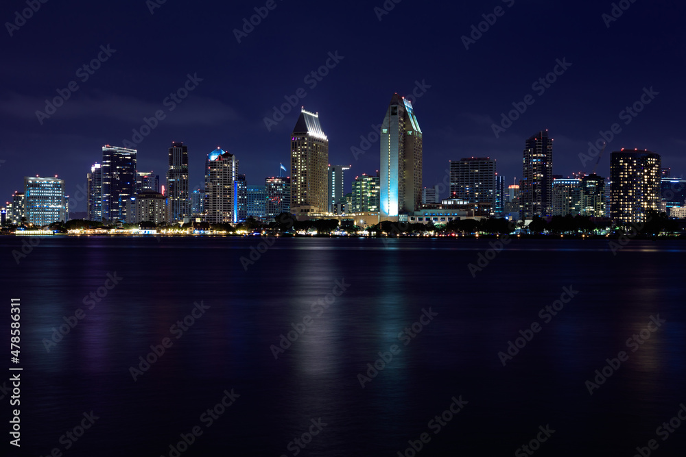 Fototapeta premium Panoramic of San Diego after sunset