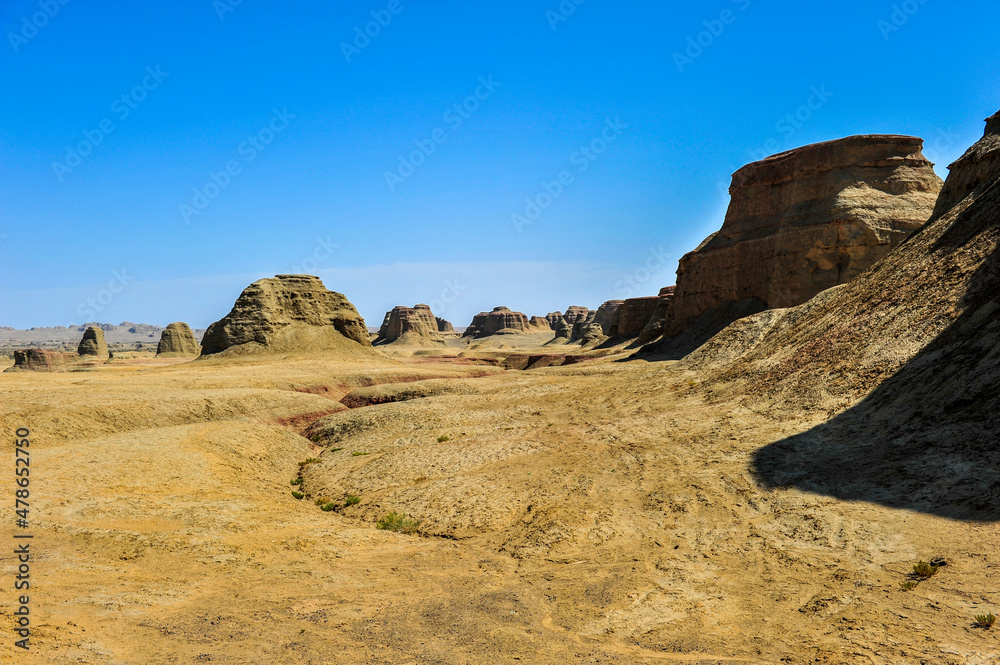 Fototapeta premium Karamay world ghost city, wind erosion landform. In Junggar basin, Karamay, Xinjiang, China