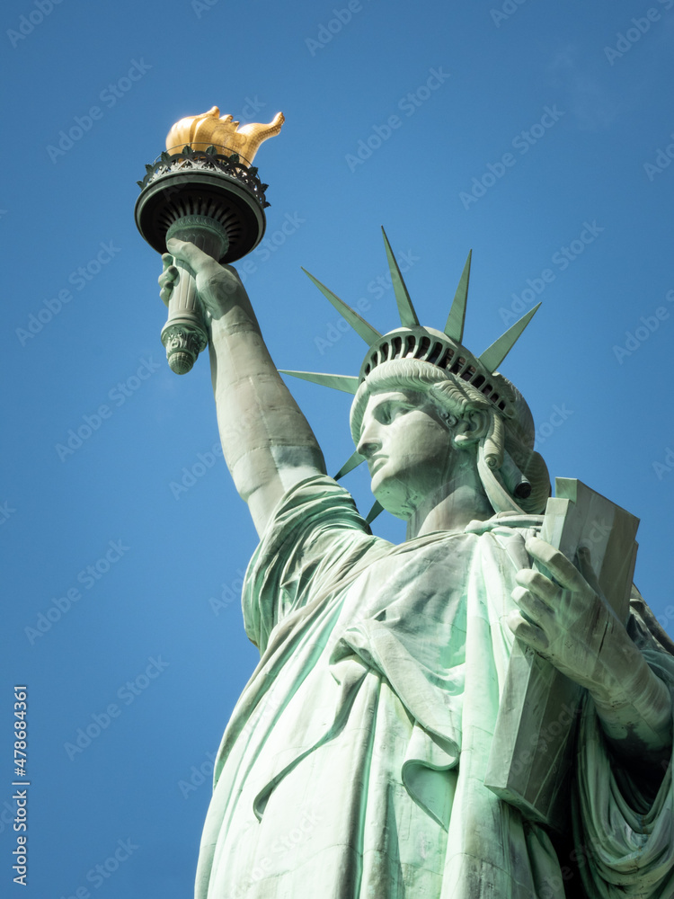 Fototapeta premium The Statue of Liberty on a sunny day