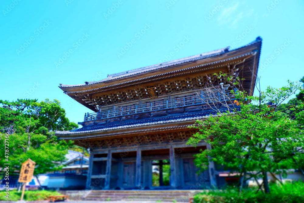 鎌倉市材木座の浄土宗大本山、光明寺の山門 鎌倉市材木座の浄土宗大本山、光明寺の山門