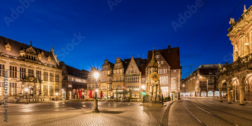 Germany, Bremen, Panoramic view of market square at dusk