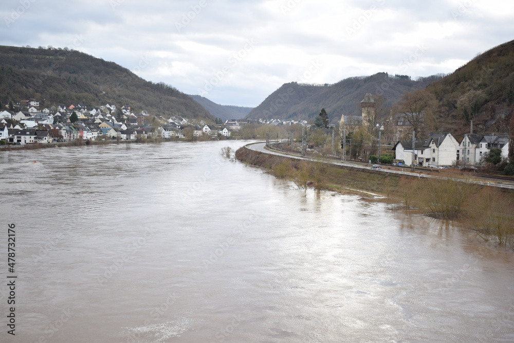 Moselhochwasser im Bereich Oberburg Kobern-Gondorf