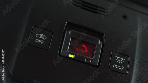 sos button to contact with call center to ask for help after car accident
