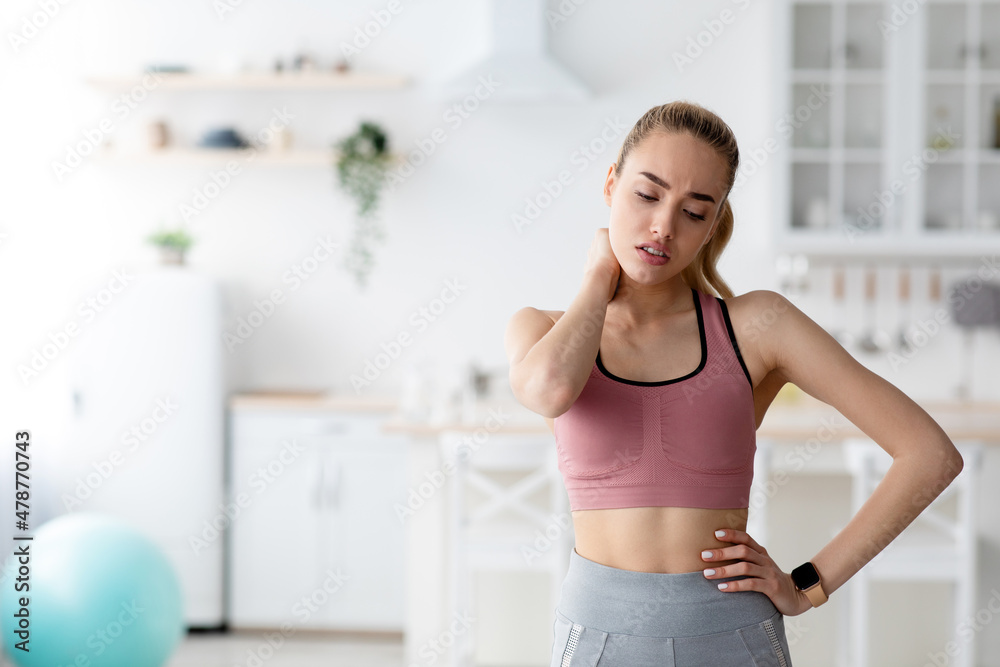 Training injury, suffering from pain and health problems at home alone Training injury, suffering from pain and health problems at home alone