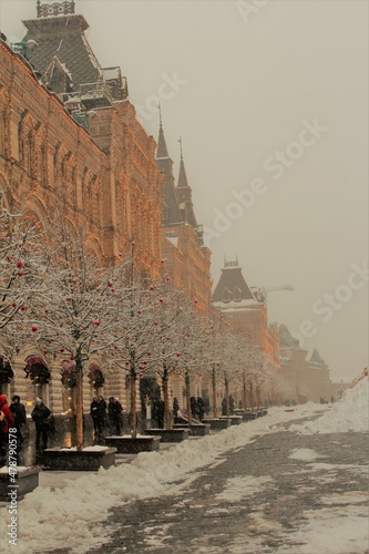 Snowy street in front of the GUM
