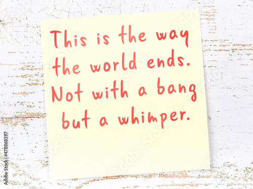 Obraz na plátně Yellow sticky note on wooden wall with wise quote