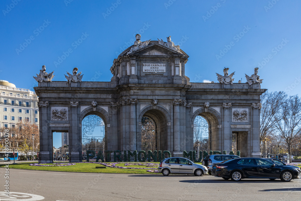 Fototapeta premium Puerta de Alcalá, Madri, Espanha.