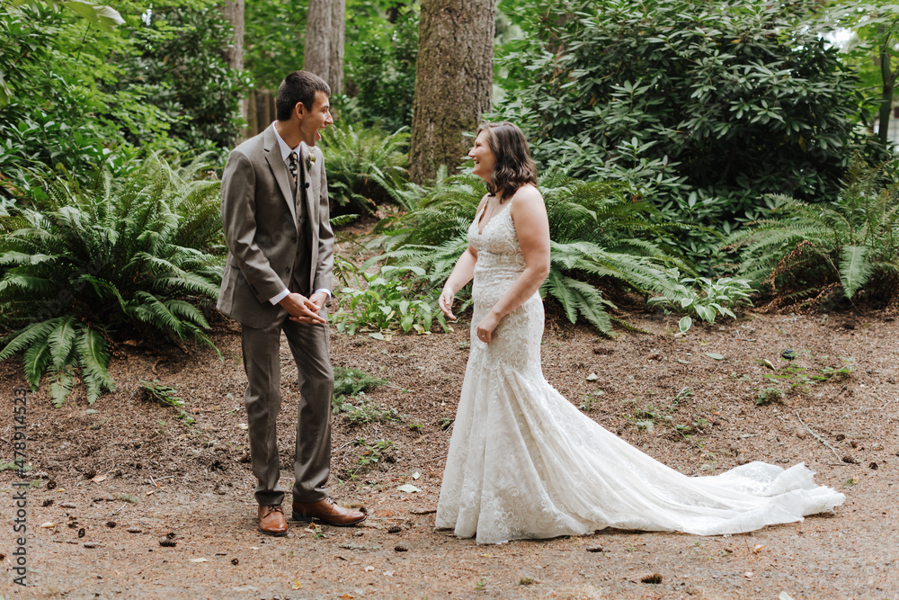 Groom Turns to See Bride for First Time on Wedding Day Groom Turns to See Bride for First Time on Wedding Day