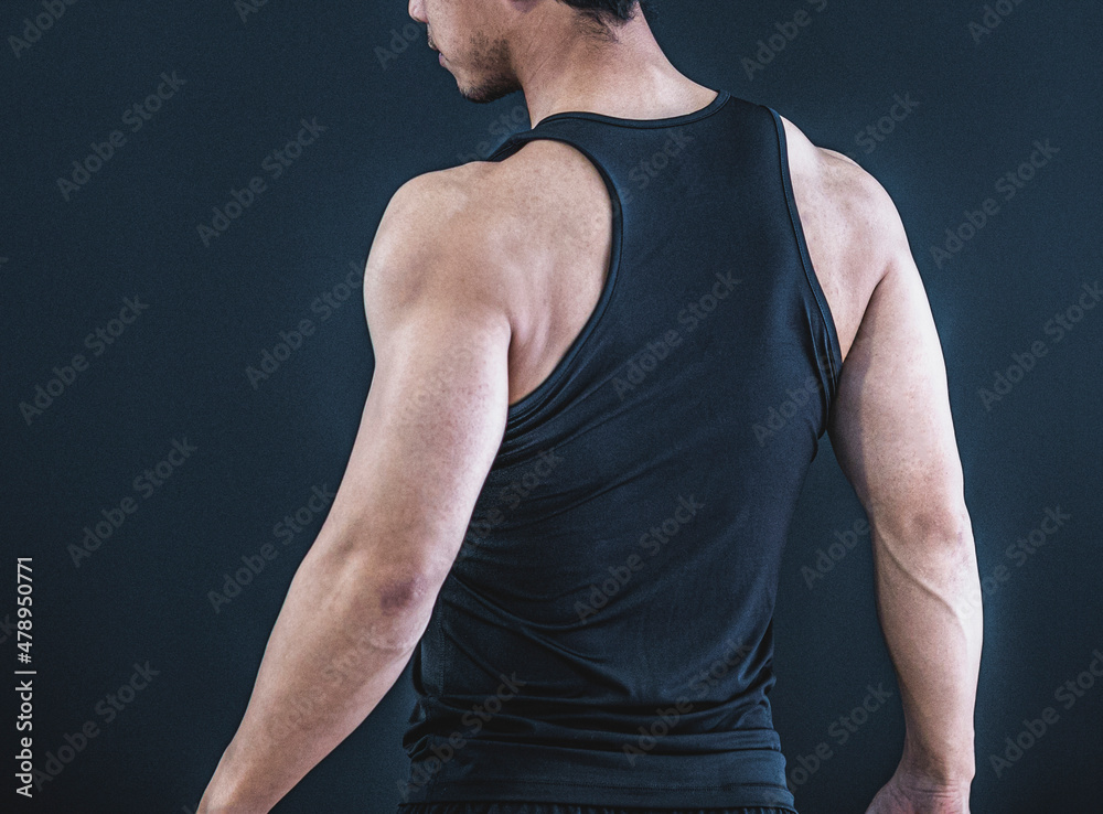 筋肉を鍛える男性 背中 Stock 写真 Adobe Stock