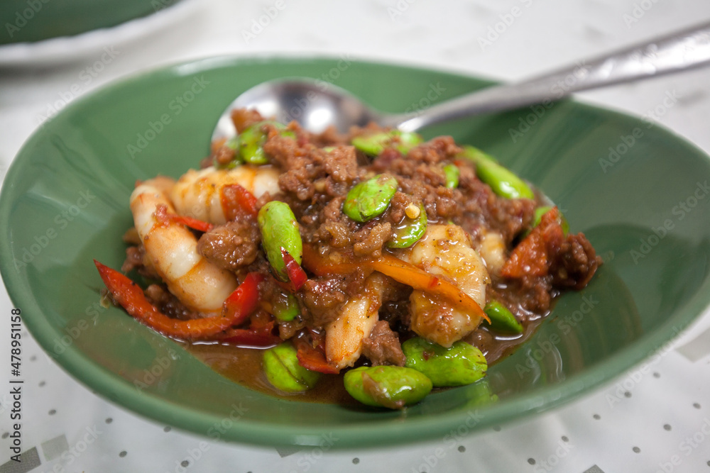 Spicy fried bitter bean with shrimp and minced pork in Thai style
