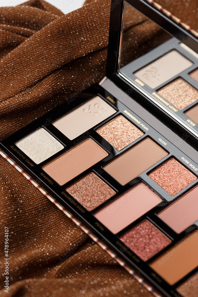 Samara, Russia - 10.24.2021: Luxury eyeshadow palette - Too Faced. Eye  shadows cosmetics product as luxury beauty brand promotion. Makeup palette  close up. Mua and girly concept Photos | Adobe Stock