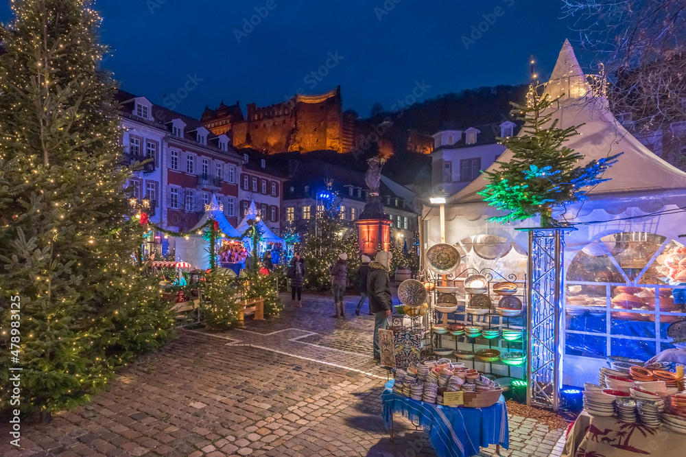 Weihnachtsmarkt am Kornmarkt in Heidelberg