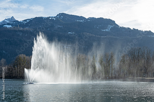 Springbrunnen im Walensee bei Weesen, Kt. St. Gallen, Schweiz