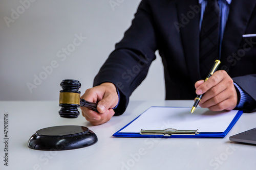 Men's Business Consulting and Male Lawyers or consulting judges, having team meetings with clients, good service cooperation, legal concepts and legal services.