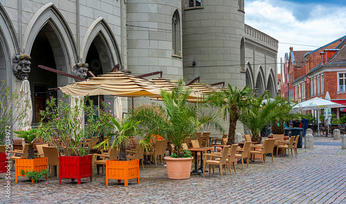 Fototapeta Naklejka Na Ścianę i Meble -  leere Aussengastronomie in Potsdam