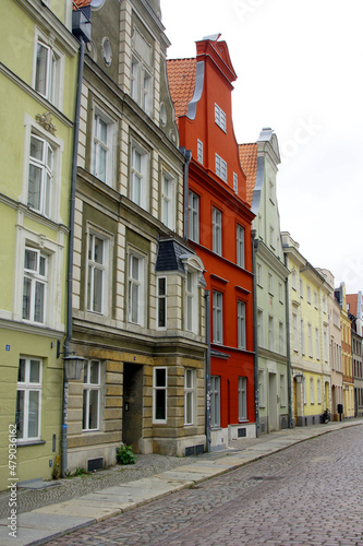 Stralsund, häuserzeile, alt, idylle, idyllisch, bunt, farbenfroh, modern, architektur, strasse, mittelalter, wohnhäuser, bau, besitz, eigentumswohnung, familie, freundlich, frühling, gebäude