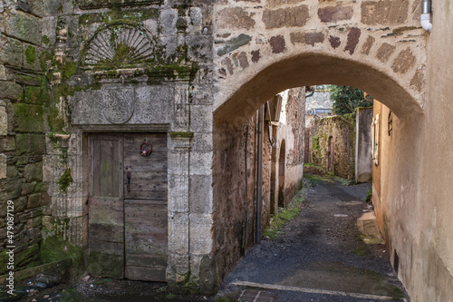 Juillac (Corrèze, France) - Porte pittoresque de la maison Sahuguet © PhilippeGraillePhoto