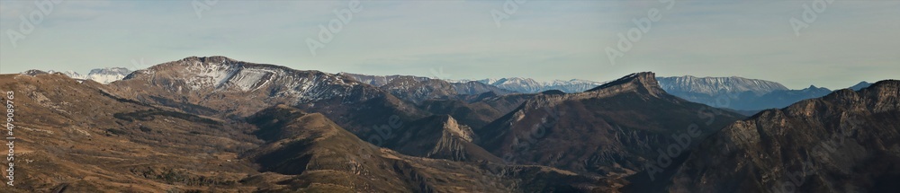 massif des Monges et falaise de Géruen