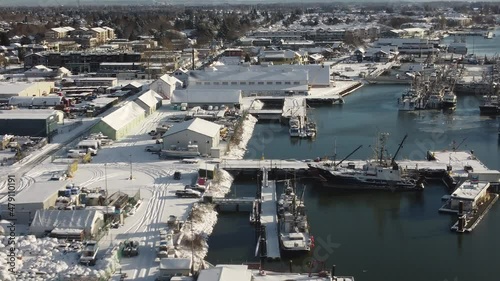 flying over the snow at garry point park, Canadá