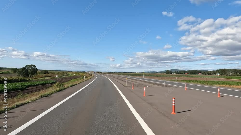 夏の北海道の道路 ドライブ旅行のイメージ 北海道千歳市 夏の北海道の道路 ドライブ旅行のイメージ 北海道千歳市