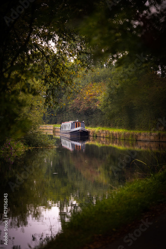 Foto Narrow boat on UK canal