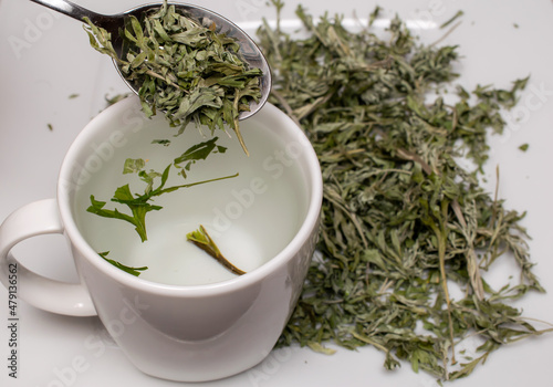 Foto dried wormwood herb for medicinal tea. absinthe and thujone